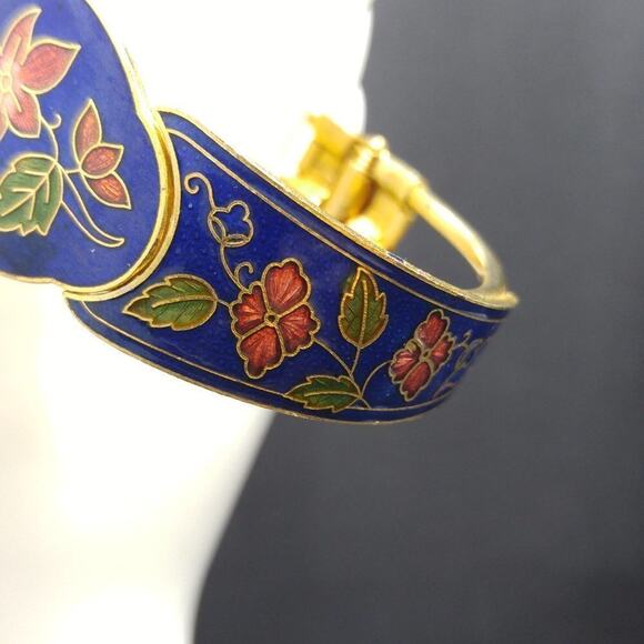 Vintage Cloisonne Blue Enamel Red Flower Bracelet, Hinged, 1970s, 7 Inches - Picture 5 of 10